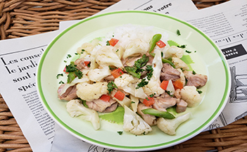 カリフラワーと鶏肉の炒め物